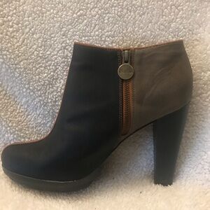 Elegant Color-Blocked Ankle Boots